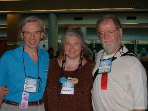 2002: WorldCon: More Pictures of Ted and Carol with Larry (and that Darn alien....): various sources